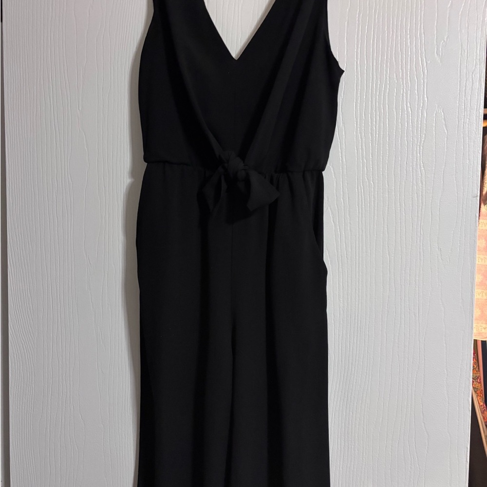 Black V-Neck Sleeveless Dress with Waist Tie